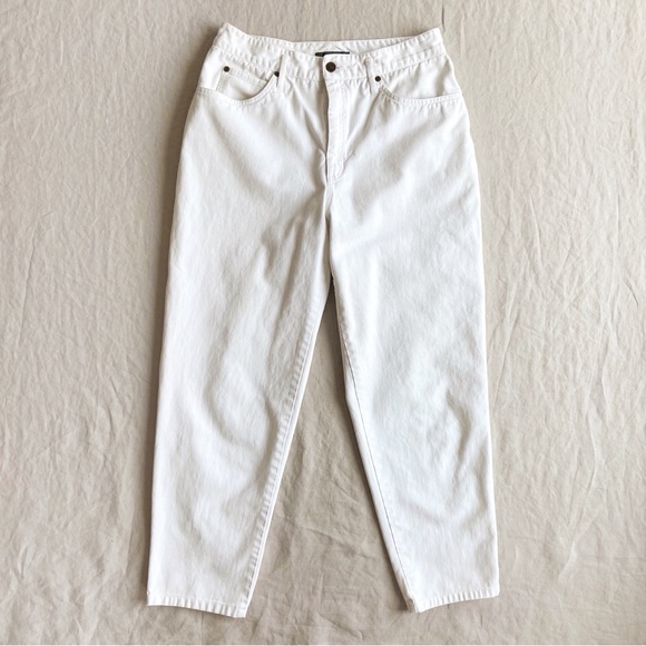 Vintage white high waist relaxed tapered leg mom jeans - Picture 2 of 6